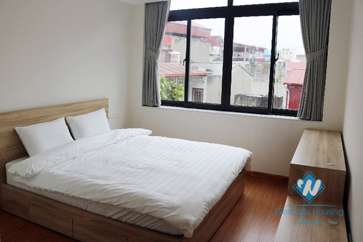 A newly 1 bedroom apartment for rent in Hoang Hoa Tham, Ha noi